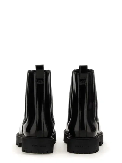 Givenchy Chelsea Show Black Ankle Boots In Black