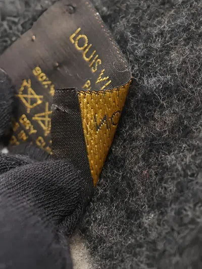 Pre-owned Louis Vuitton 2016 Logo-lettering Blanket Shawl In Neutral