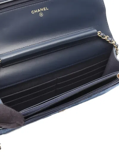 Pre-owned Chanel 2021 Small Wallet On Chain Shoulder Bag In Blue