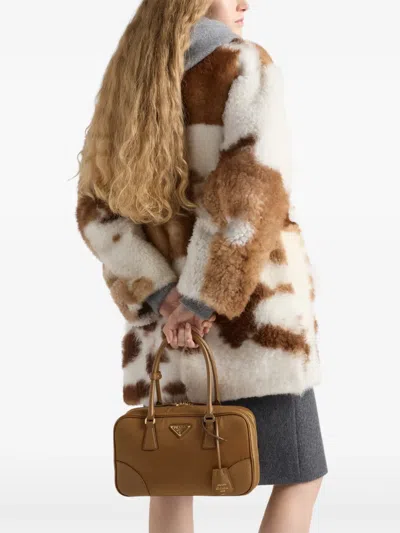 Prada Re-edition 1978 Medium Tasche Mit Zwei Griffen Aus Re-nylon Und Saffiano-leder In Brown