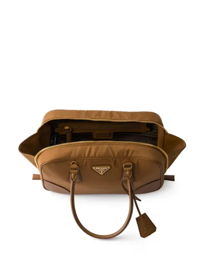 Prada Re-edition 1978 Medium Tasche Mit Zwei Griffen Aus Re-nylon Und Saffiano-leder In Brown