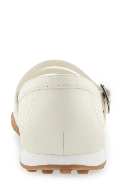 Reaction Kenneth Cole Violeta Mary Jane Flat In White