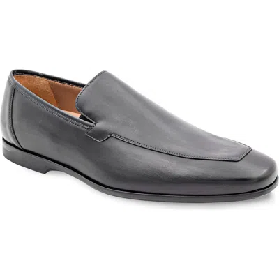 Mezlan Apron Toe Leather Loafer In Black