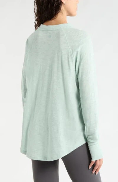 Zella Relaxed Washed 2.0 Long Sleeve Slub Tee In Blue