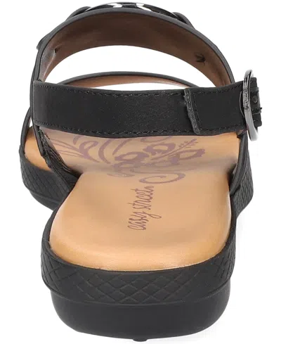 Easy Street Cohen Slingback Sandals In Black