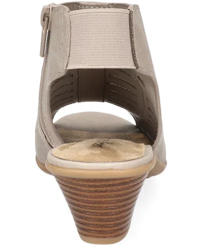 Easy Street Elevate Sandals In Gray