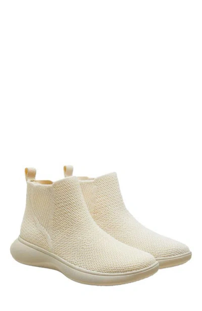 Vivaia Round-toe Slip-on Sneaker Boots In Neutral