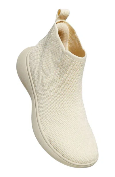 Vivaia Round-toe Slip-on Sneaker Boots In Neutral