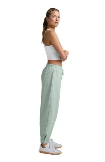 Beyond Yoga Luxefleece Barrel Leg Sweatpants In Green
