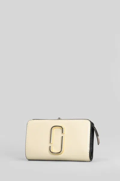 Marc Jacobs The Compact Wallet Wallet In Brown