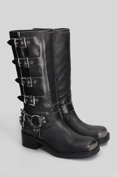 Gisel Moire Windsor Low Heels Boots In Black