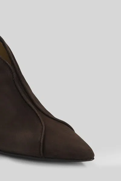 L'arianna Low Heels Ankle Boots In Brown