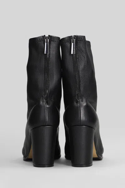 L'arianna High Heels Ankle Boots In Black