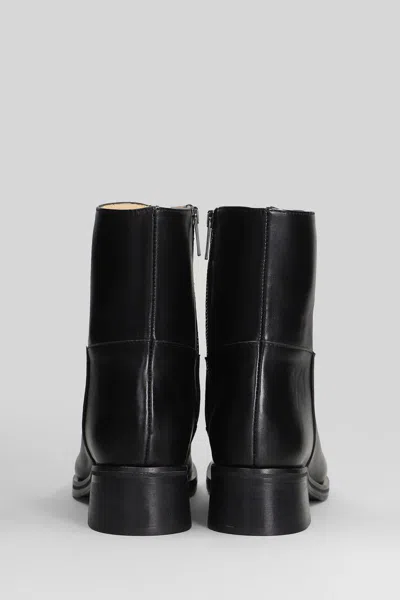 L'arianna Low Heels Ankle Boots In Black