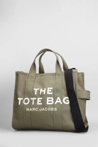 Marc Jacobs The Medium Tote Tote In Green