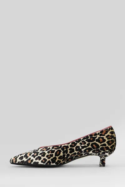 L'arianna Pumps In Animal Print