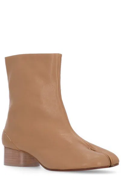 Maison Margiela Tabi Ankle Boots In Brown