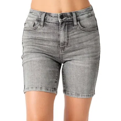 Judy Blue Mid Rise Contrast Wash Bermuda Shorts In Grey In Gray