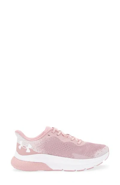 Under Armour Infinite In Pink