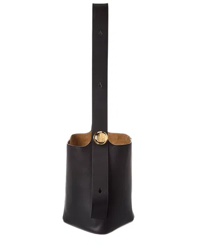 Loewe Pebble Medium Leather Bucket Bag In Black