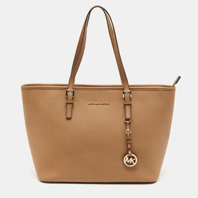 Pre-owned Michael Kors Jet Set Zip Large Tan Leather Tote In Brown
