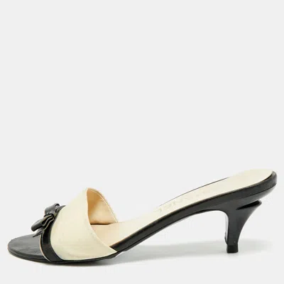 Pre-owned Chanel Size 38.5 Black Leather Bow Slide Sandals
