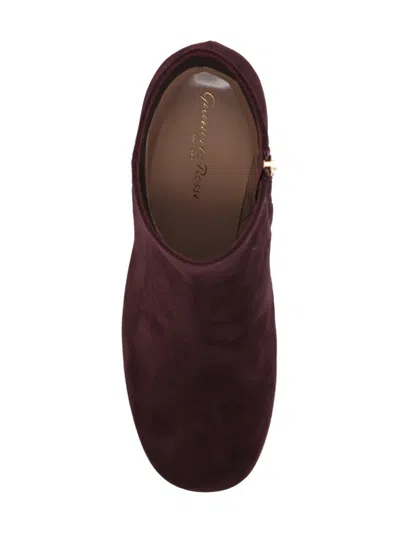 Gianvito Rossi Zippered Short Boots In Burgundy
