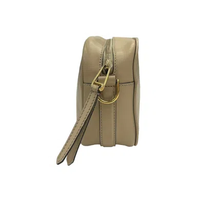 Pre-owned Fendi Beige Leather Shoulder Bag () In Sand