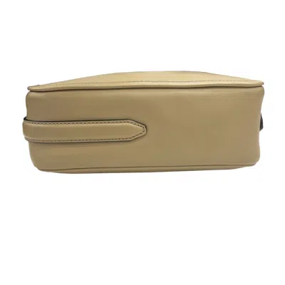 Pre-owned Fendi Beige Leather Shoulder Bag () In Sand