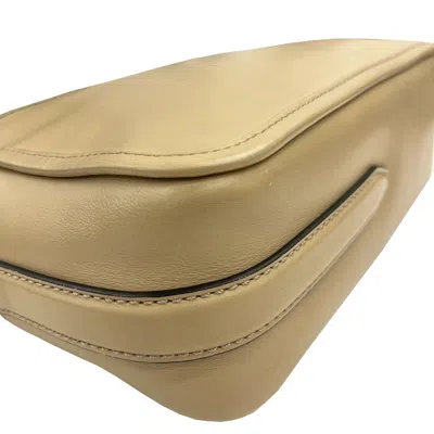 Pre-owned Fendi Beige Leather Shoulder Bag () In Sand