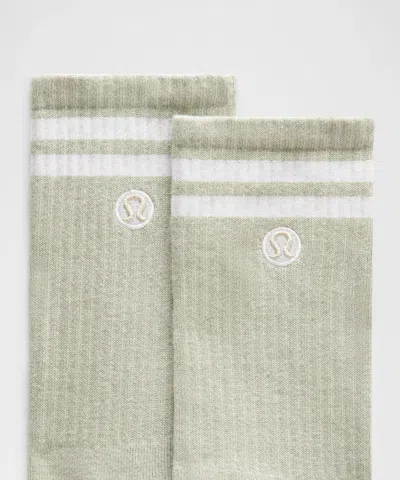 Lululemon Unisex Daily Essential Crew Socks In Green