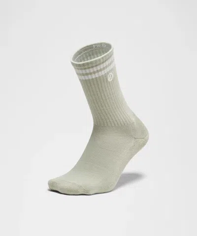 Lululemon Unisex Daily Essential Crew Socks In Green