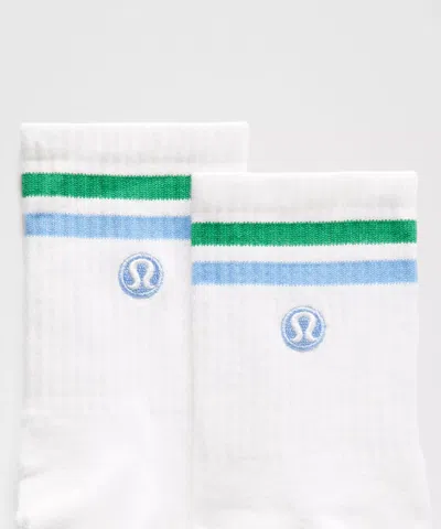 Lululemon Unisex Daily Essential Quarter Socks In White