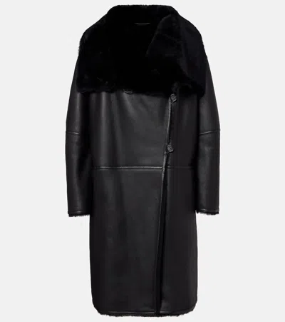 Totême Shearling-lined Leather Coat In Black