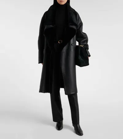 Totême Shearling-lined Leather Coat In Black