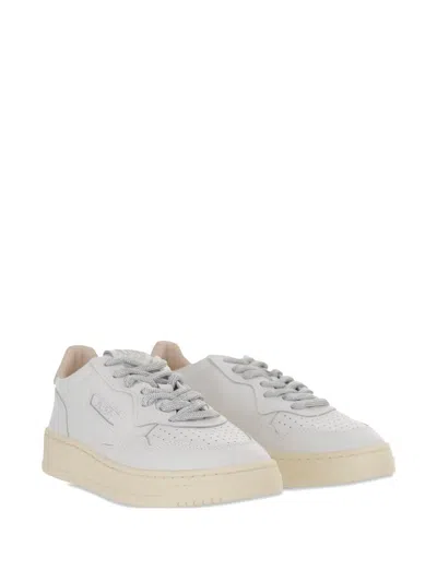 Autry Medialist Low Leather Sneakers In White