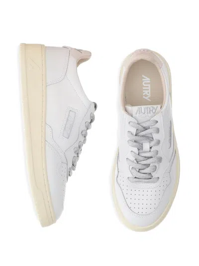 Autry Medialist Low Leather Sneakers In White
