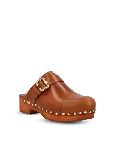 Chloé Jeannette Embellished Leather Platform Clogs In Brown