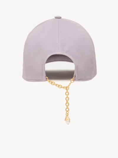 Chloé Baseball Cap With Chain Detail And Curved Brim In Purple