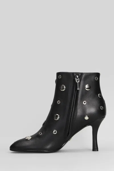 Lola Cruz High Heels Ankle Boots In Black Leather In Black