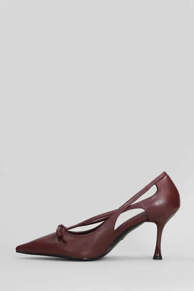 Lola Cruz Pumps In Bordeaux Leather In Burgundy