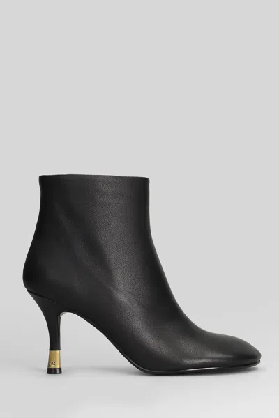 Lola Cruz High Heels Ankle Boots In Black Leather In Black