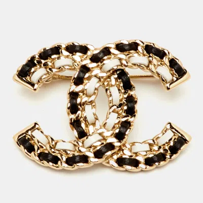 Pre-owned Chanel Cc Leather Woven Gold Tone Pin Brooch In Multi