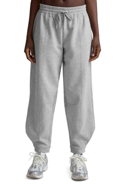 Beyond Yoga Luxefleece Barrel Leg Sweatpants In Gray