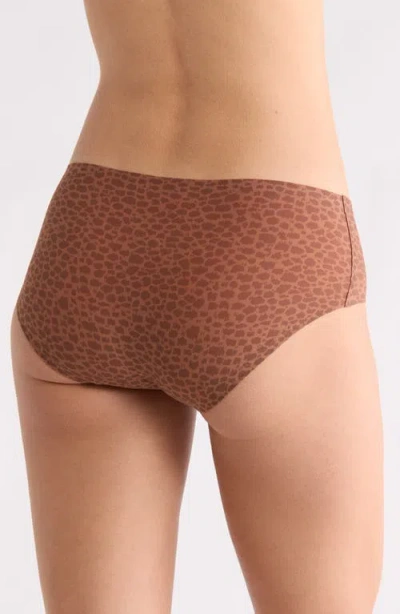 Chantelle Lingerie Soft Stretch Seamless Hipster Panties In Brown