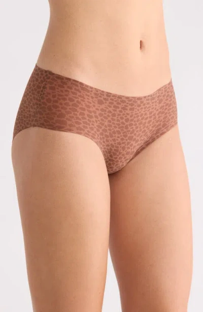 Chantelle Lingerie Soft Stretch Seamless Hipster Panties In Brown