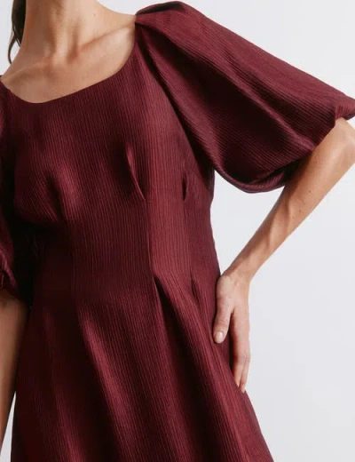 Albaray Crinkle Satin Short Sleeve Midi Dress In Burgundy