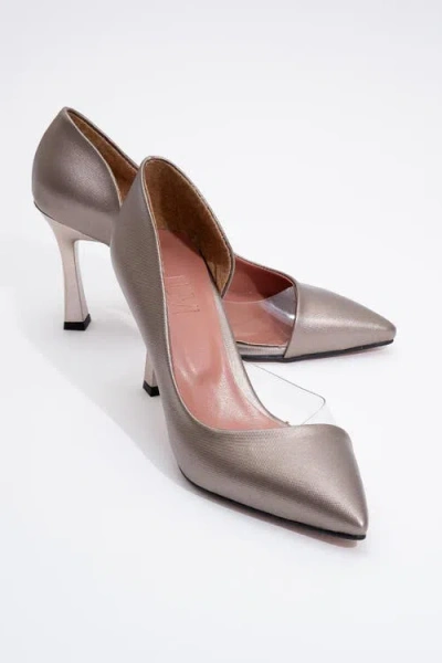 Prologue Shoes Ursula Pointed Toe Pump In Brown