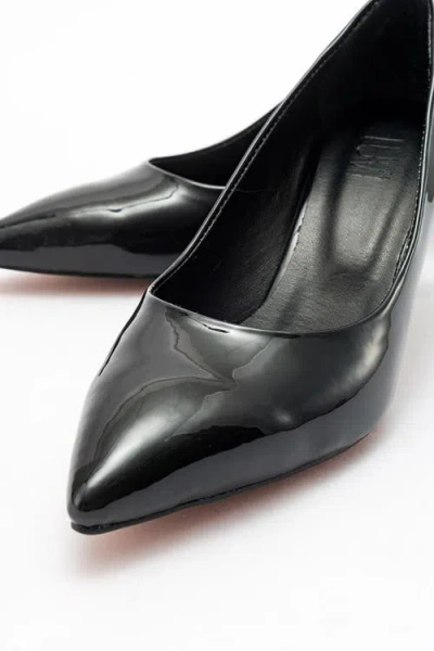 Prologue Shoes Pedra Pointed Toe Pump In Black