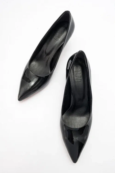 Prologue Shoes Pedra Pointed Toe Pump In Black